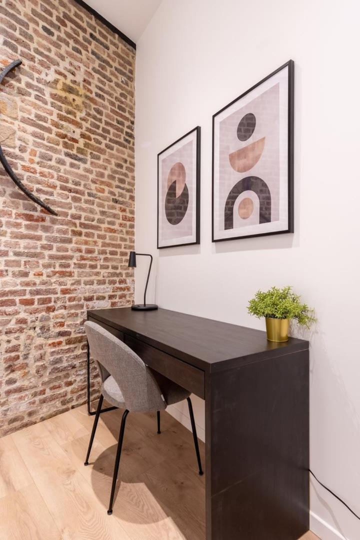 Character Apartment In The Heart Of Old Lille Bagian luar foto